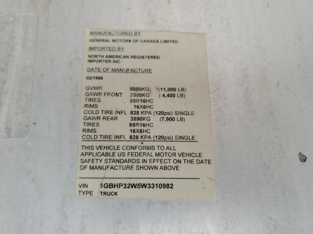 Lot #3284308030 1998 CHEVROLET P30