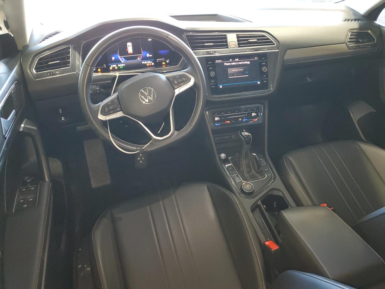 VOLKSWAGEN TIGUAN SE