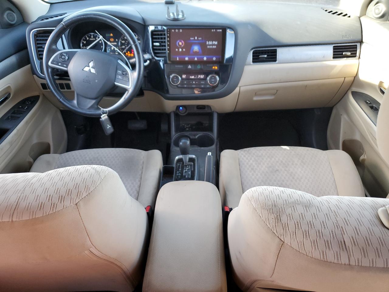 MITSUBISHI OUTLANDER SE