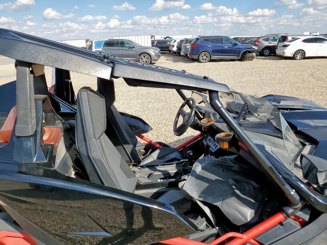 Lot #3285757663 2016 POLARIS SLINGSHOT