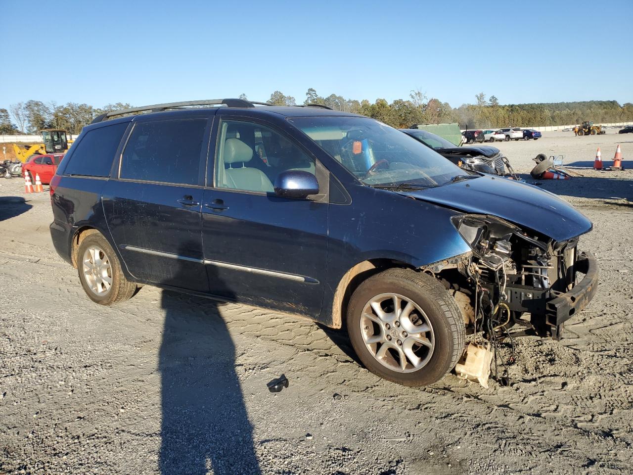 Lot #3291253964 2004 TOYOTA SIENNA XLE