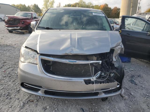 2015 CHRYSLER TOWN & COU - 2C4RC1CG0FR655948