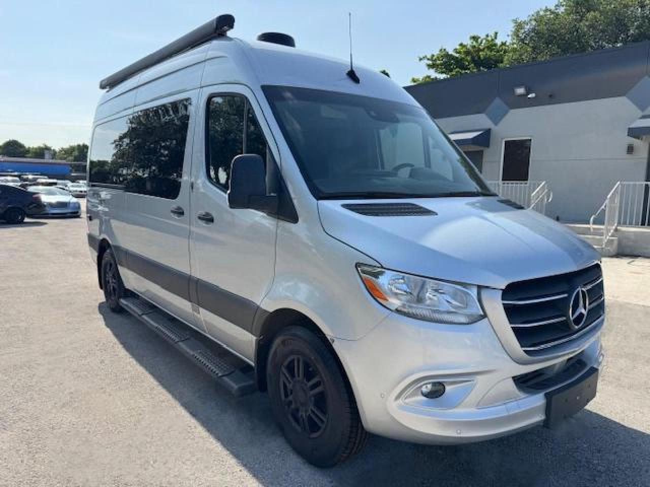 MERCEDES-BENZ SPRINTER 2500