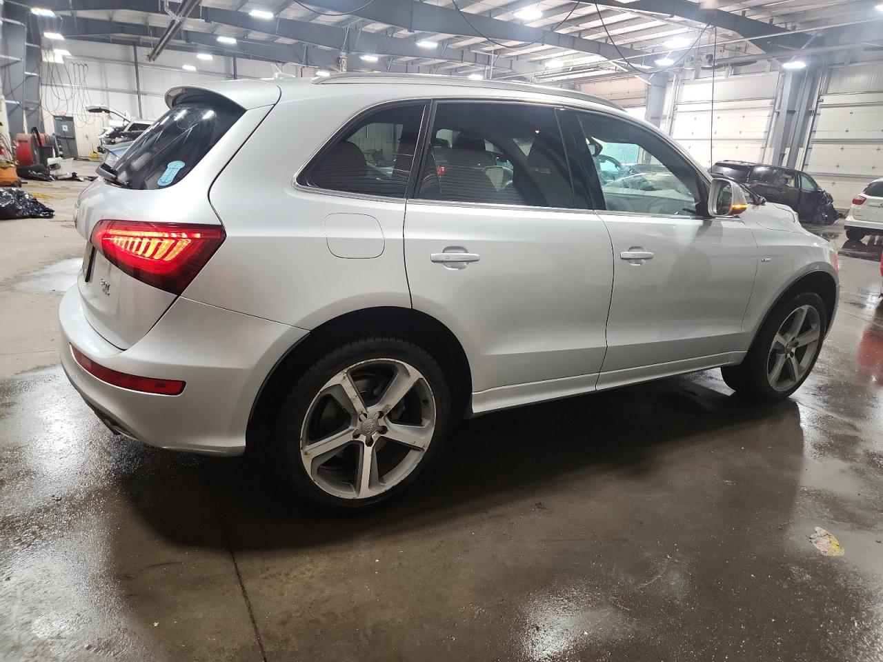 AUDI Q5 PREMIUM PLUS