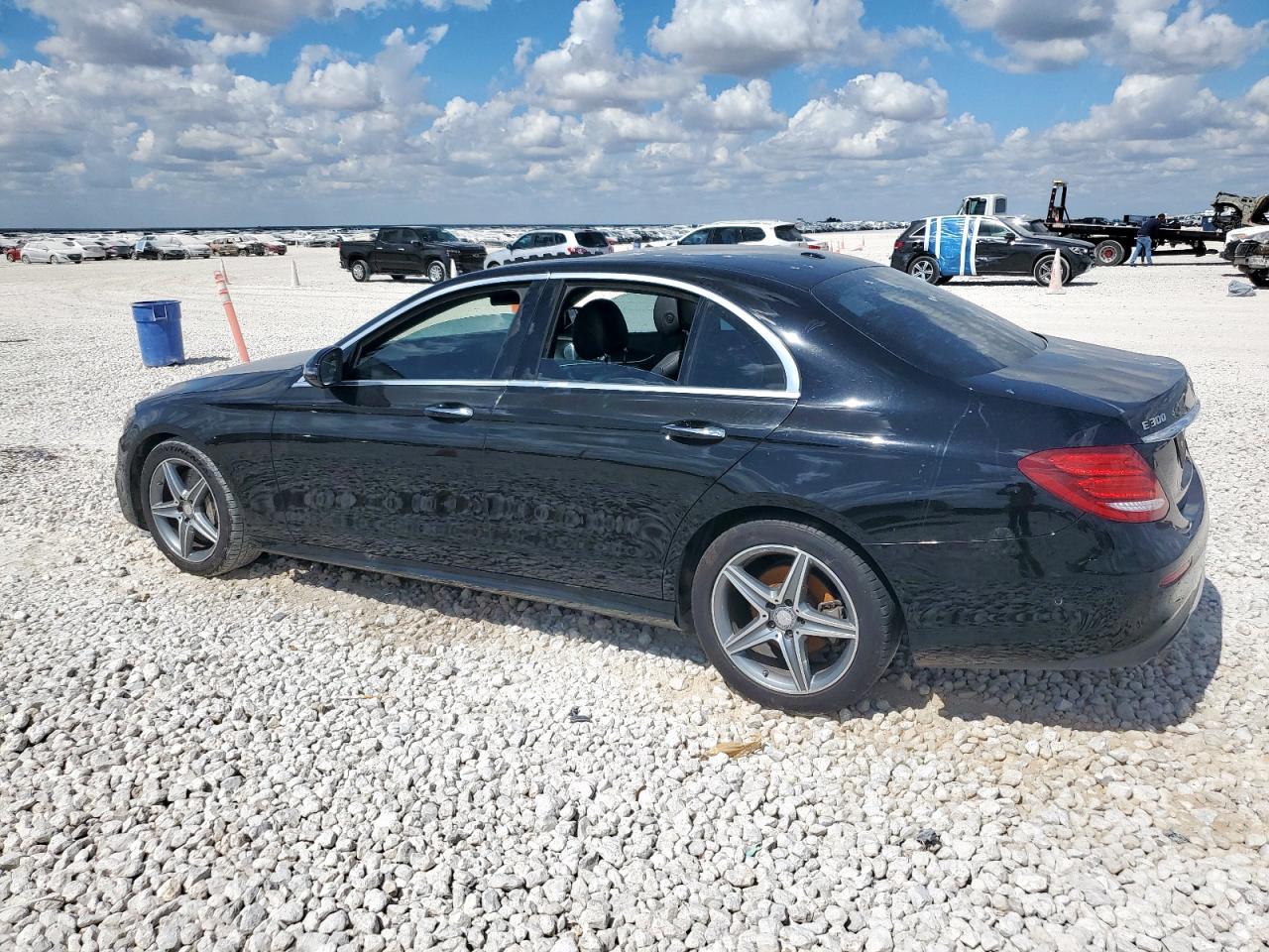 MERCEDES-BENZ E-CLASS 300