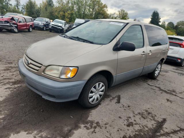 Global Auto Auctions: 2001 TOYOTA SIENNA CE