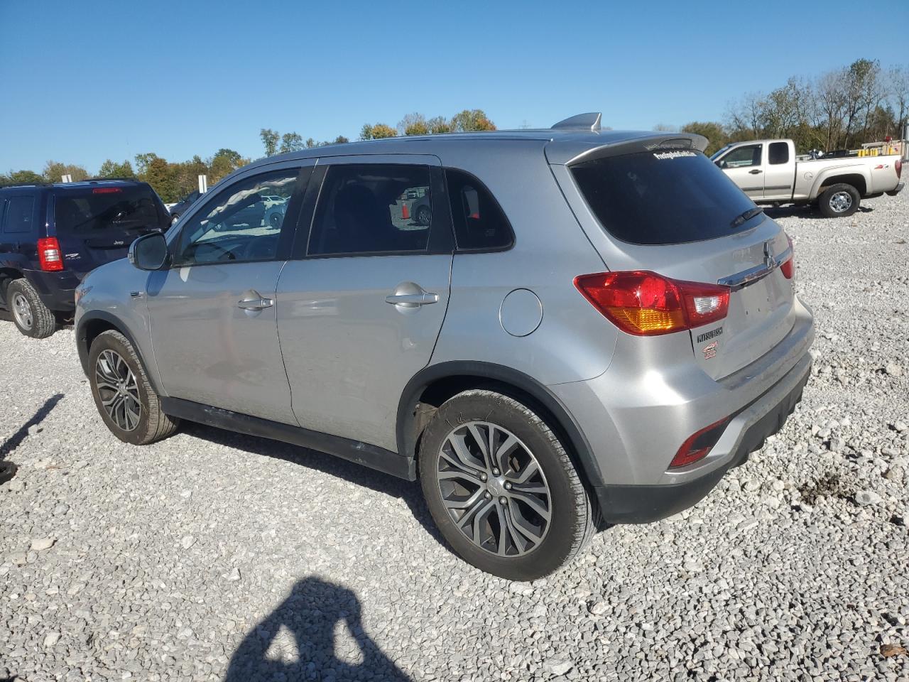 MITSUBISHI OUTLANDER ES