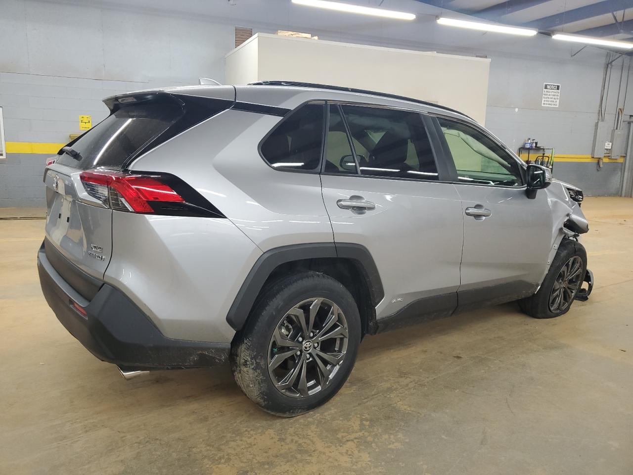 TOYOTA RAV4 XLE PREMIUM