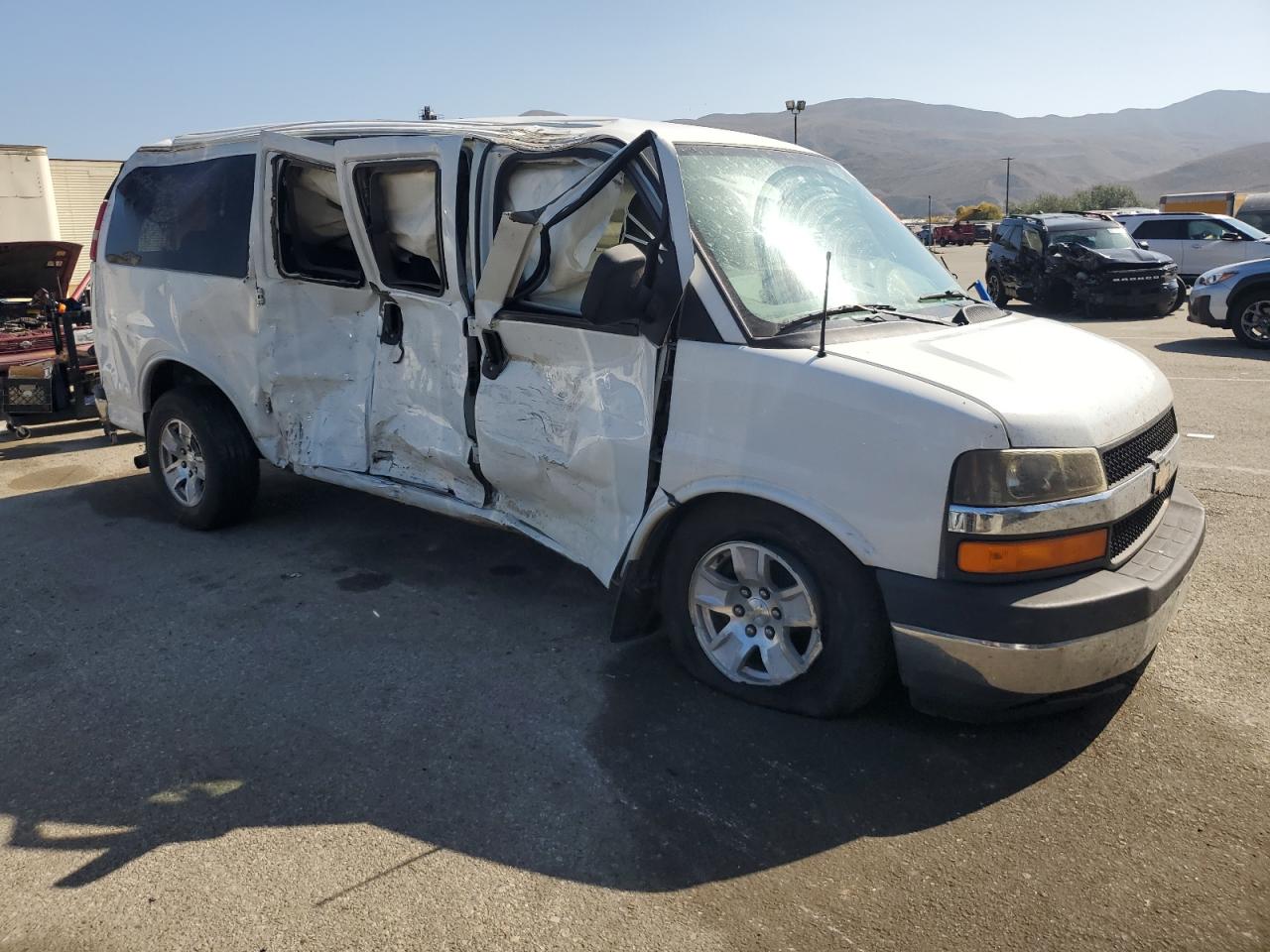 CHEVROLET EXPRESS LT