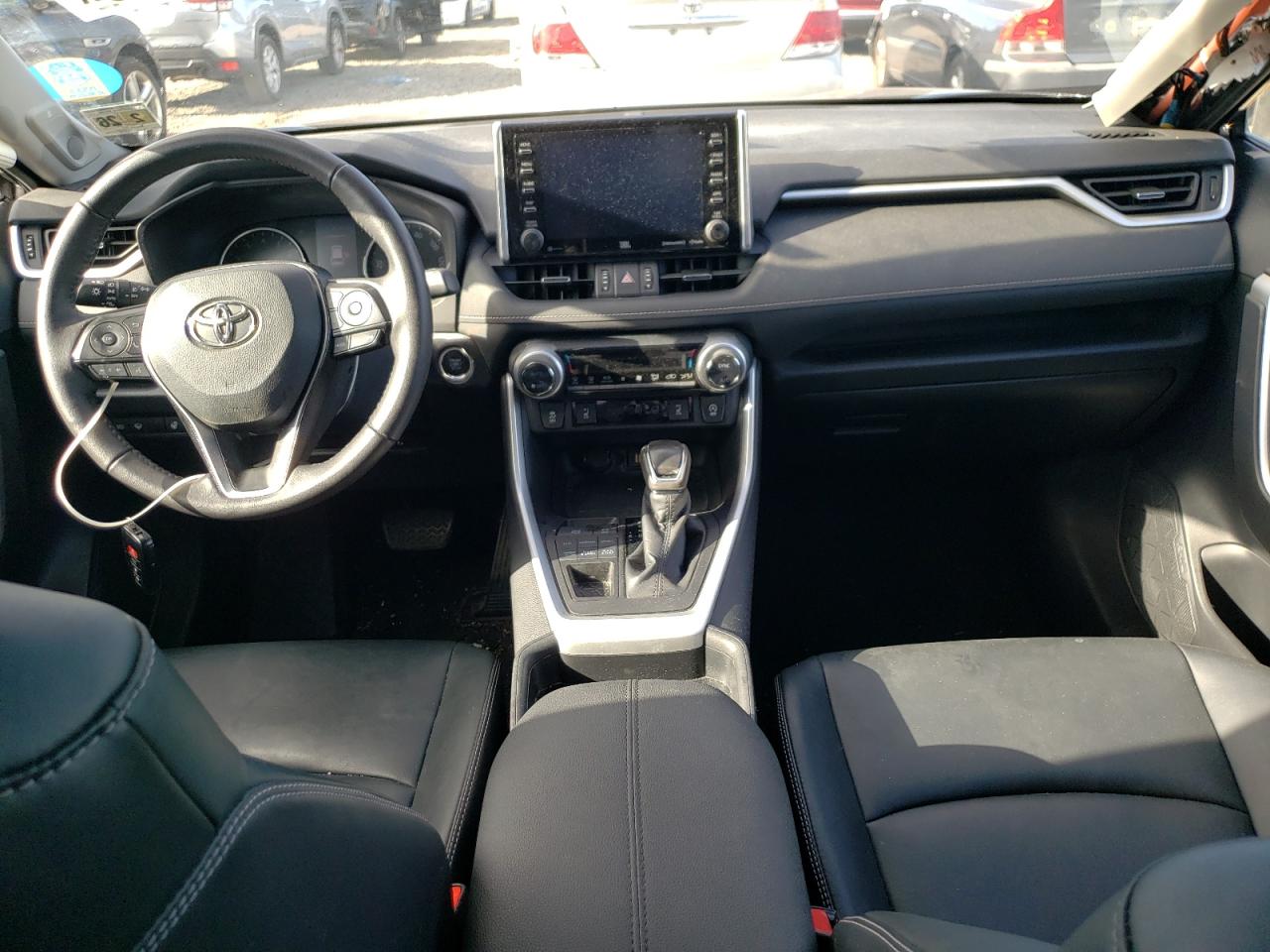 TOYOTA RAV4 XLE PREMIUM