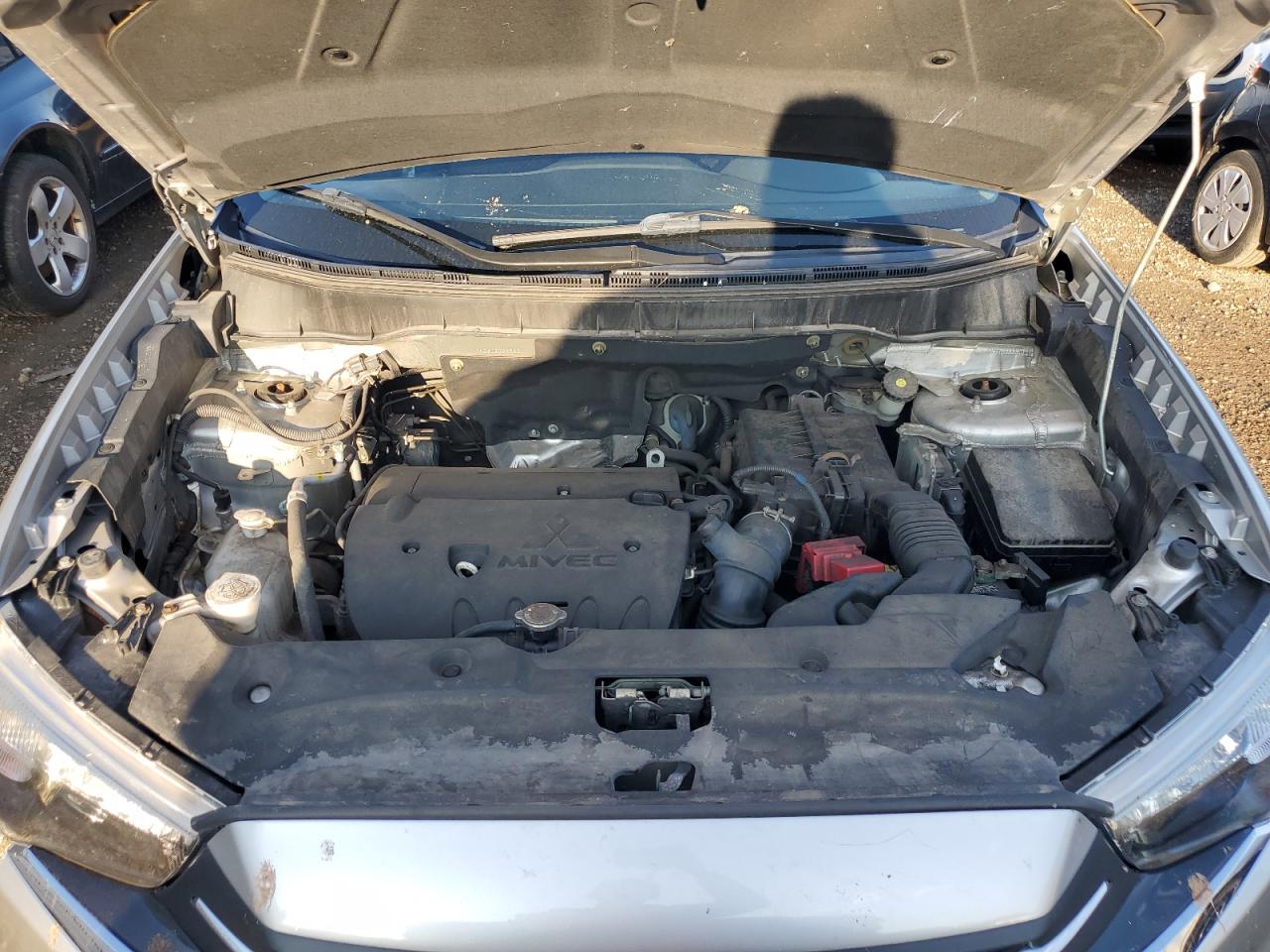 MITSUBISHI OUTLANDER ES