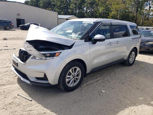 KIA CARNIVAL L