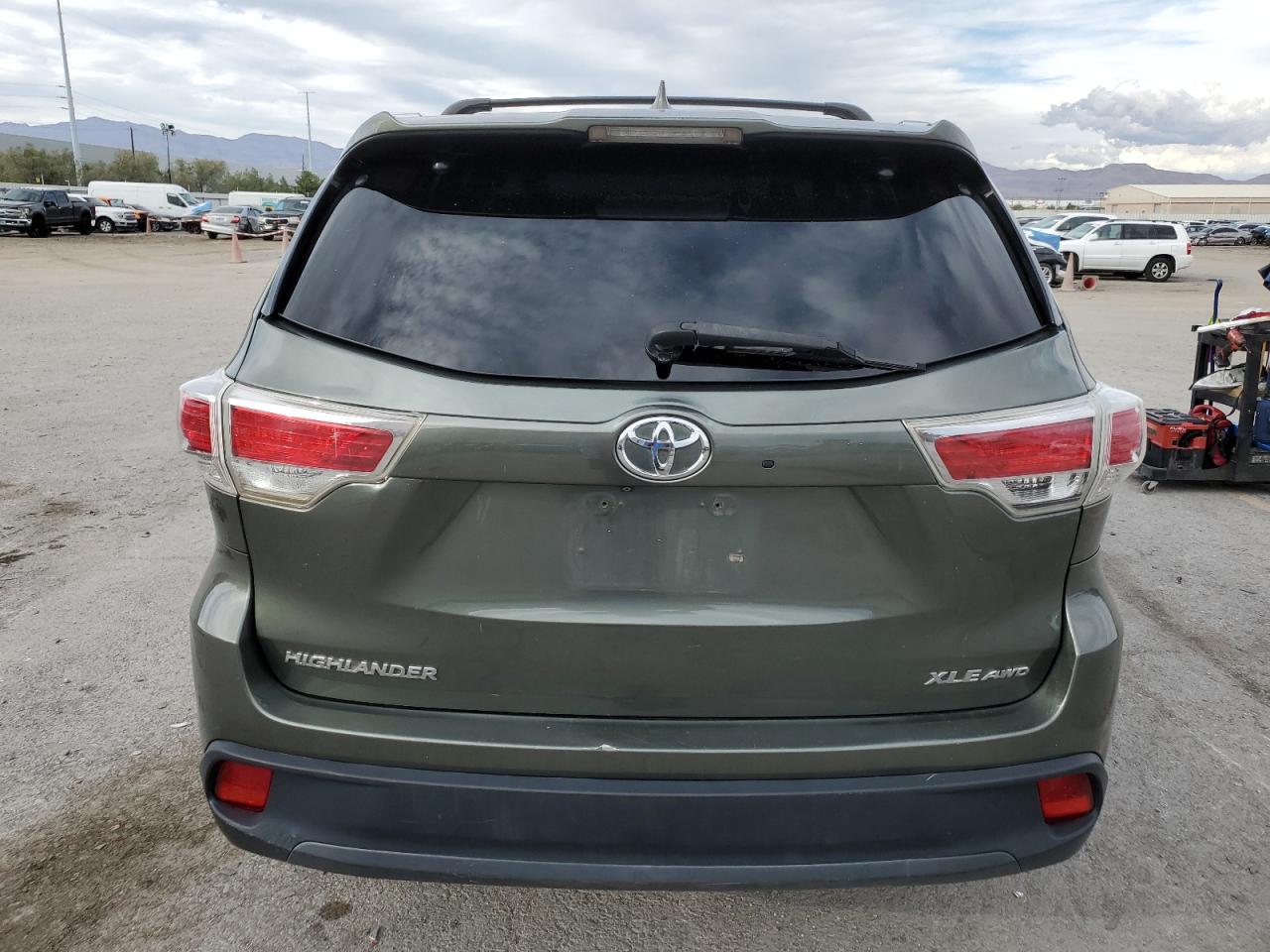 TOYOTA HIGHLANDER XLE