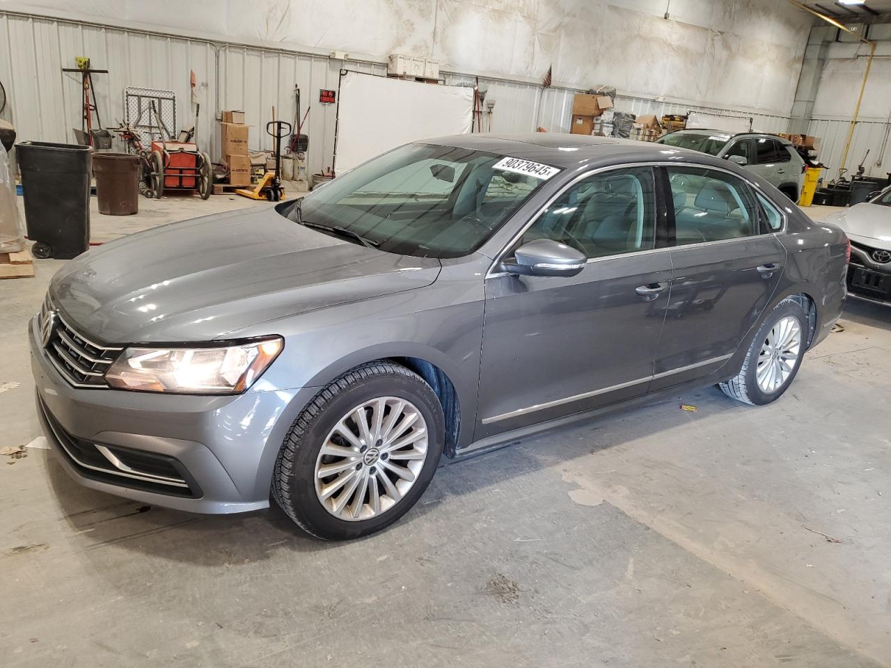 VOLKSWAGEN PASSAT SE