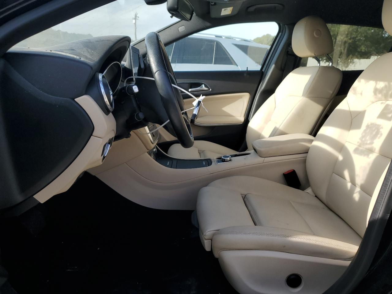 MERCEDES-BENZ GLA-CLASS 250