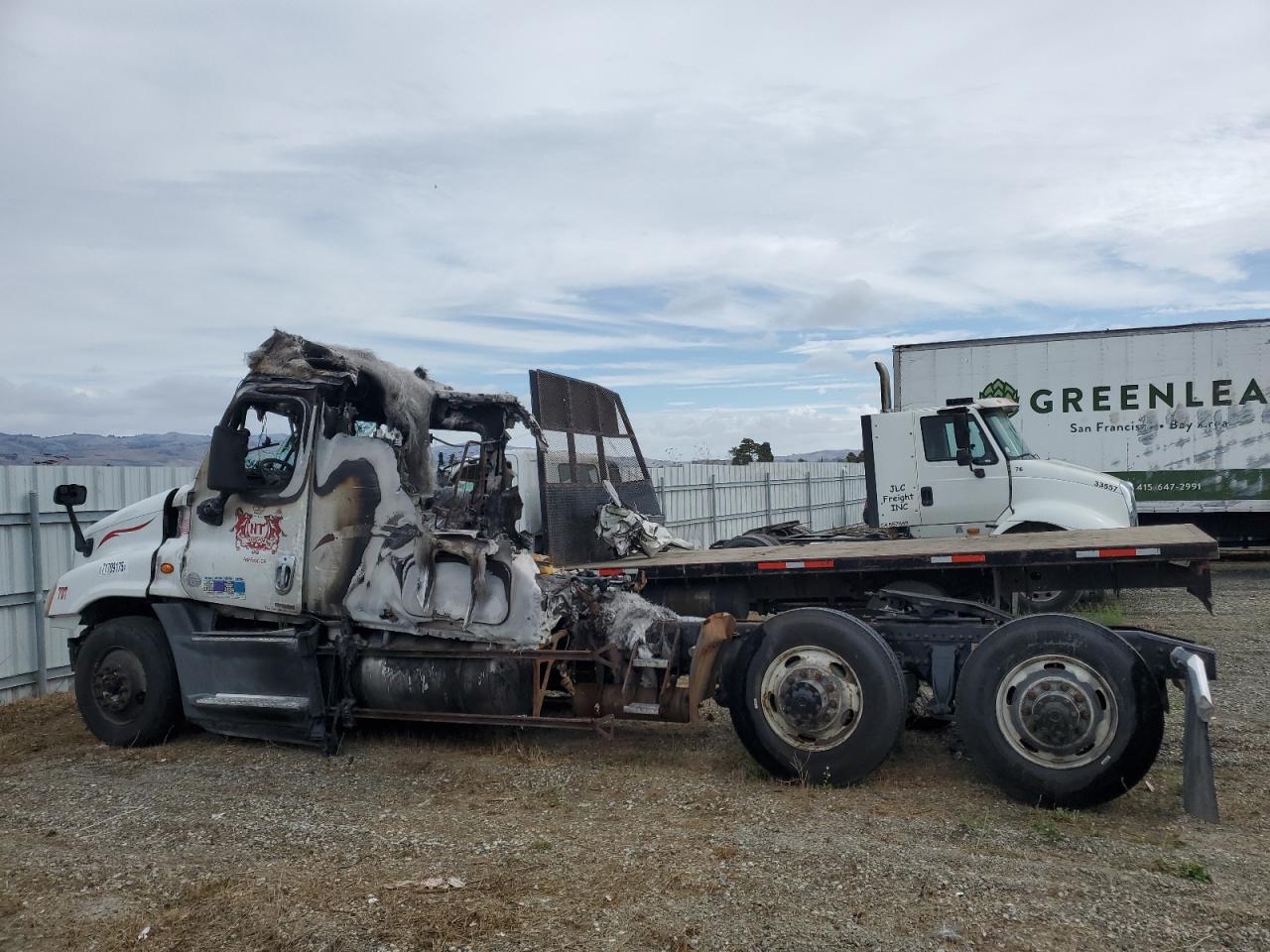 Lot #3302896956 2018 FREIGHTLINER CASCADIA 1