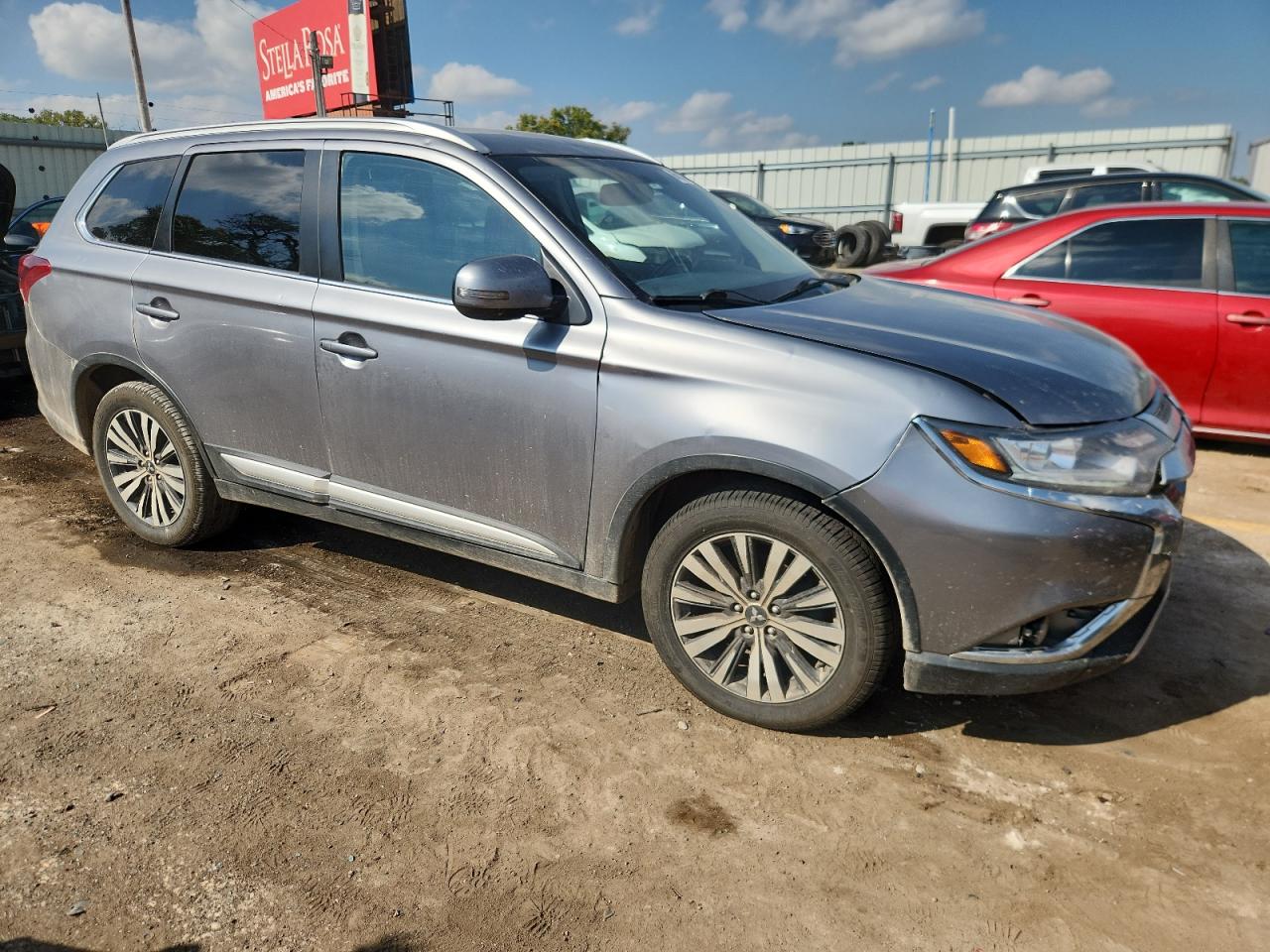 MITSUBISHI OUTLANDER SE