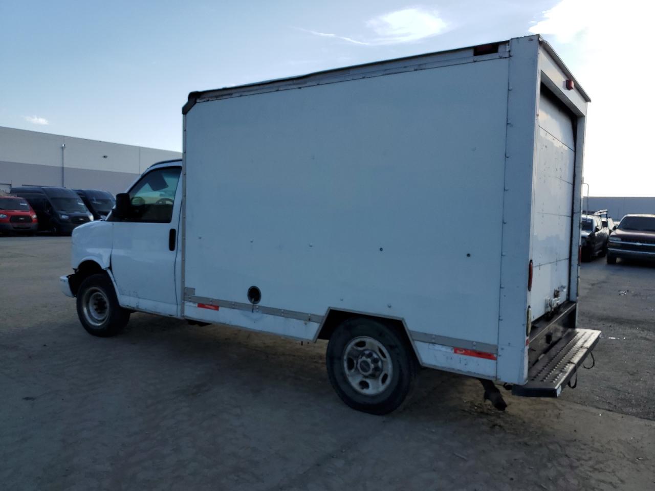 Lot #3274635902 2003 GMC SAVANA