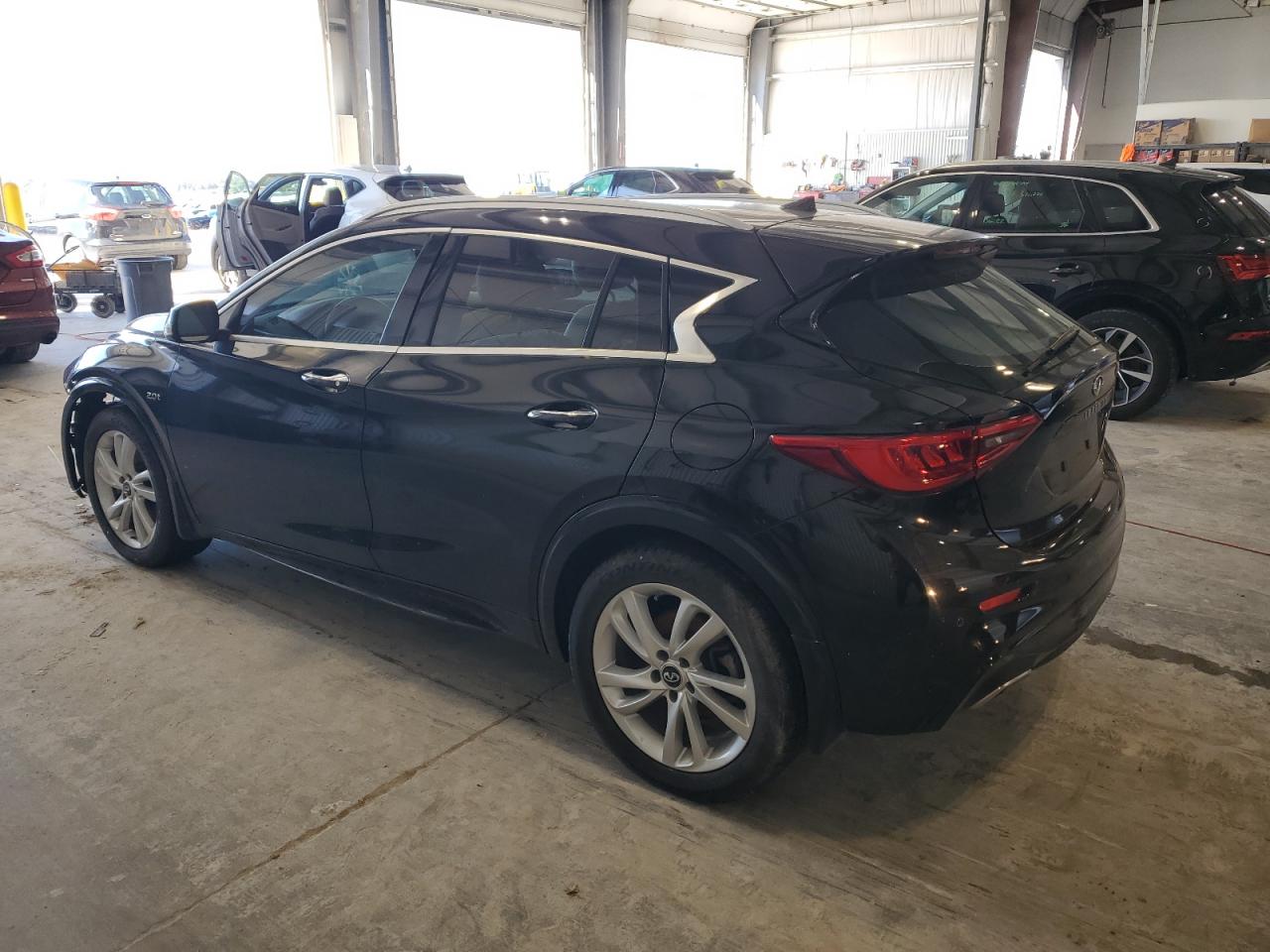 INFINITI QX30 BASE
