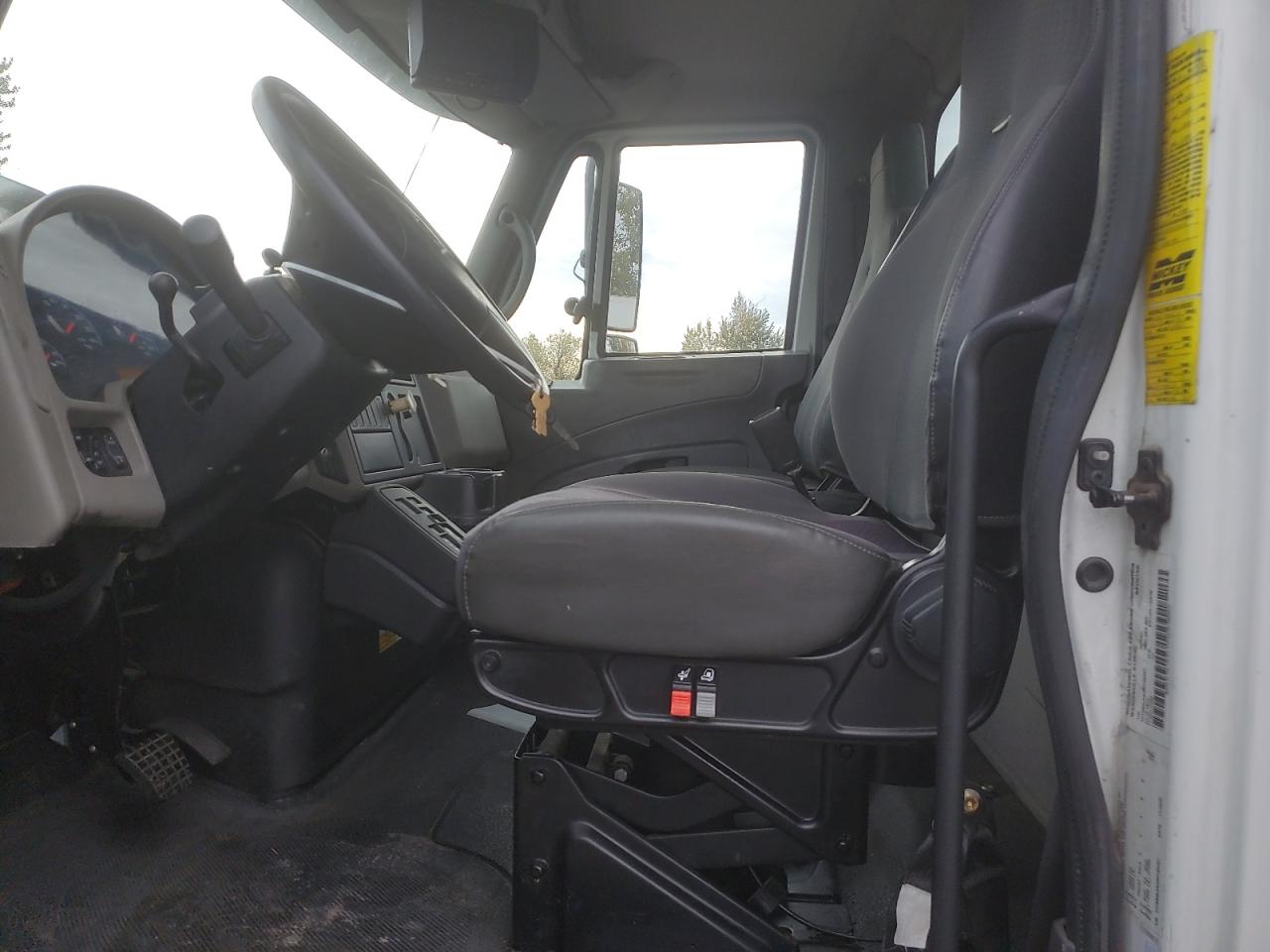 Lot #3278946050 2009 INTERNATIONAL 4300