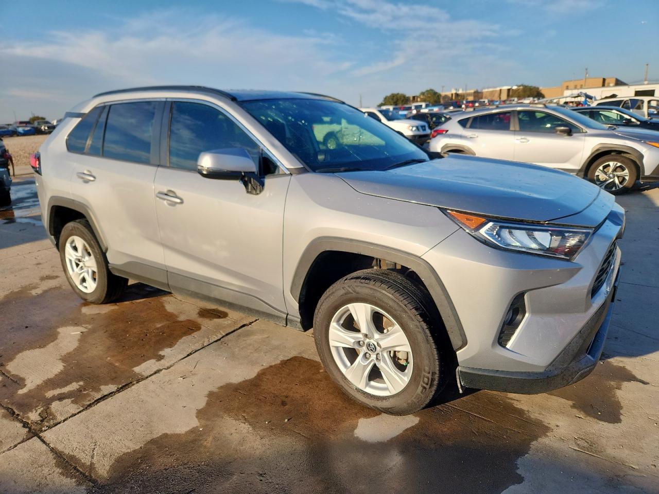 TOYOTA RAV4 XLE