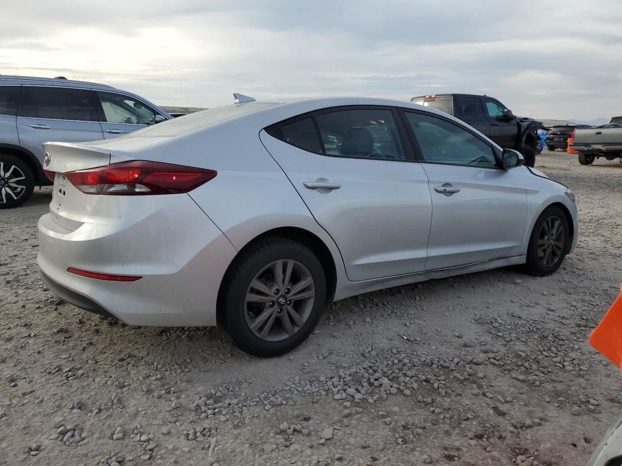 HYUNDAI ELANTRA SEL