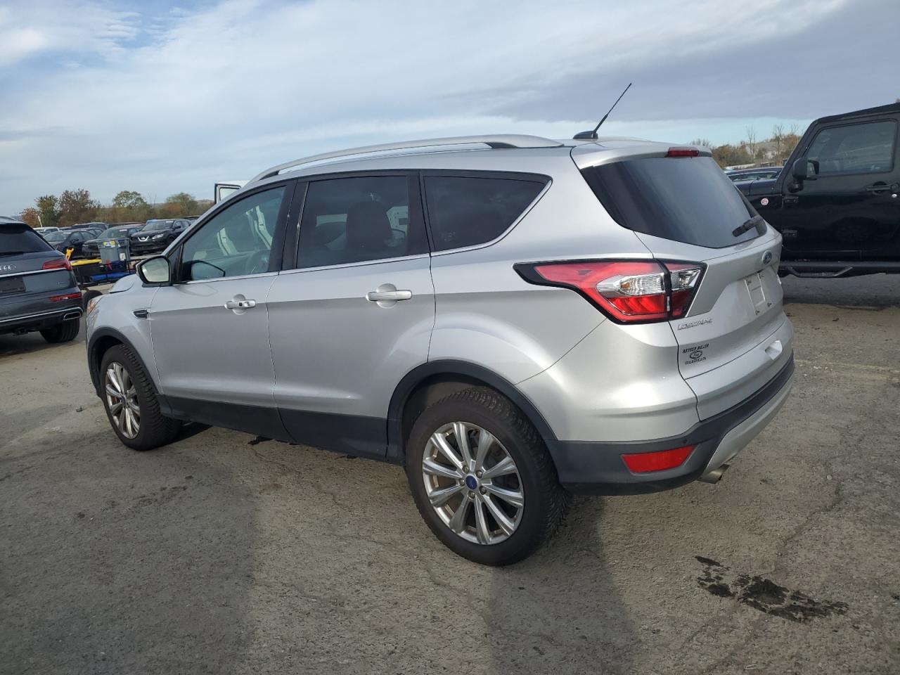 FORD ESCAPE TITANIUM