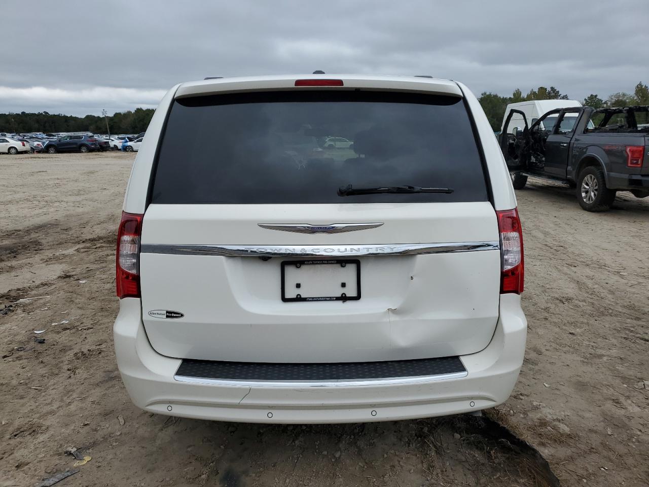 CHRYSLER TOWN & COUNTRY TOURING L