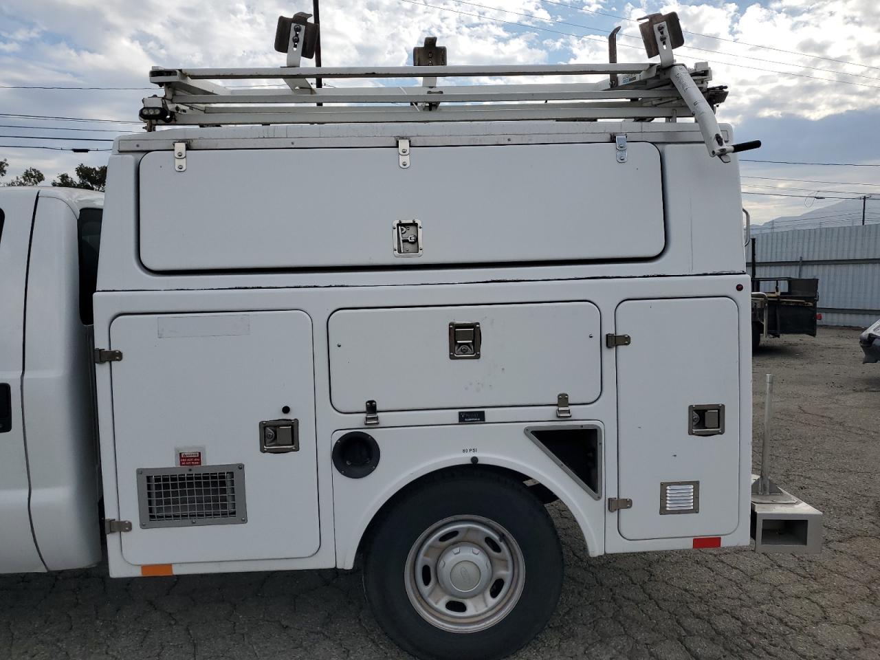 FORD F-350 SUPER DUTY