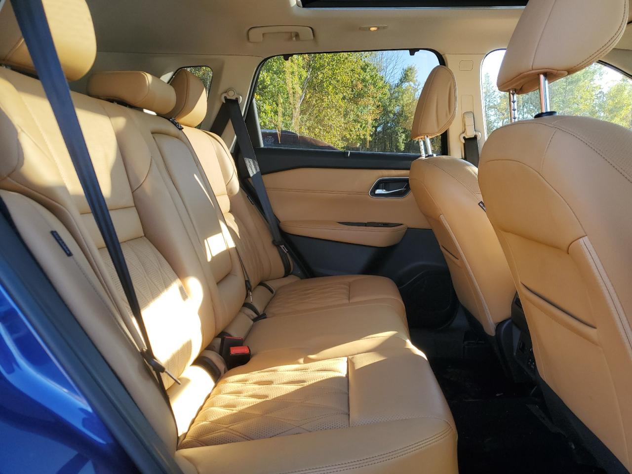 NISSAN ROGUE PLATINUM