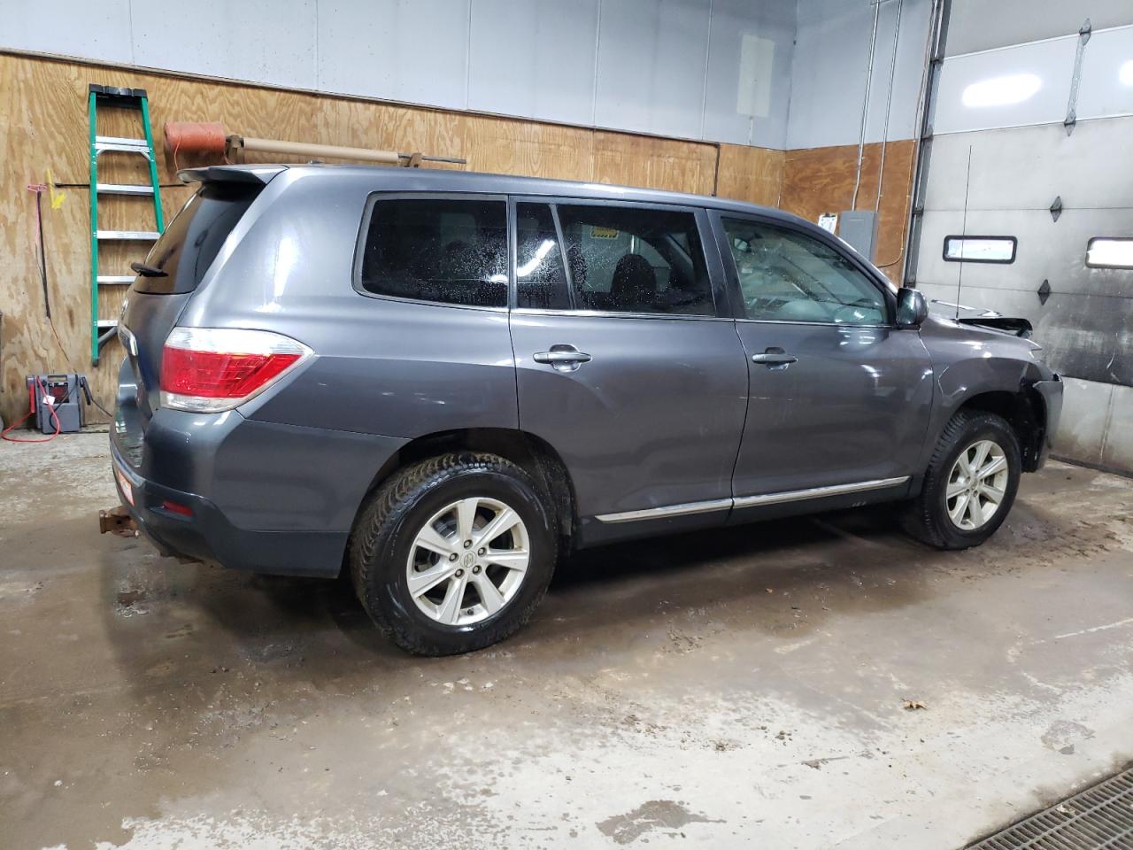 TOYOTA HIGHLANDER BASE