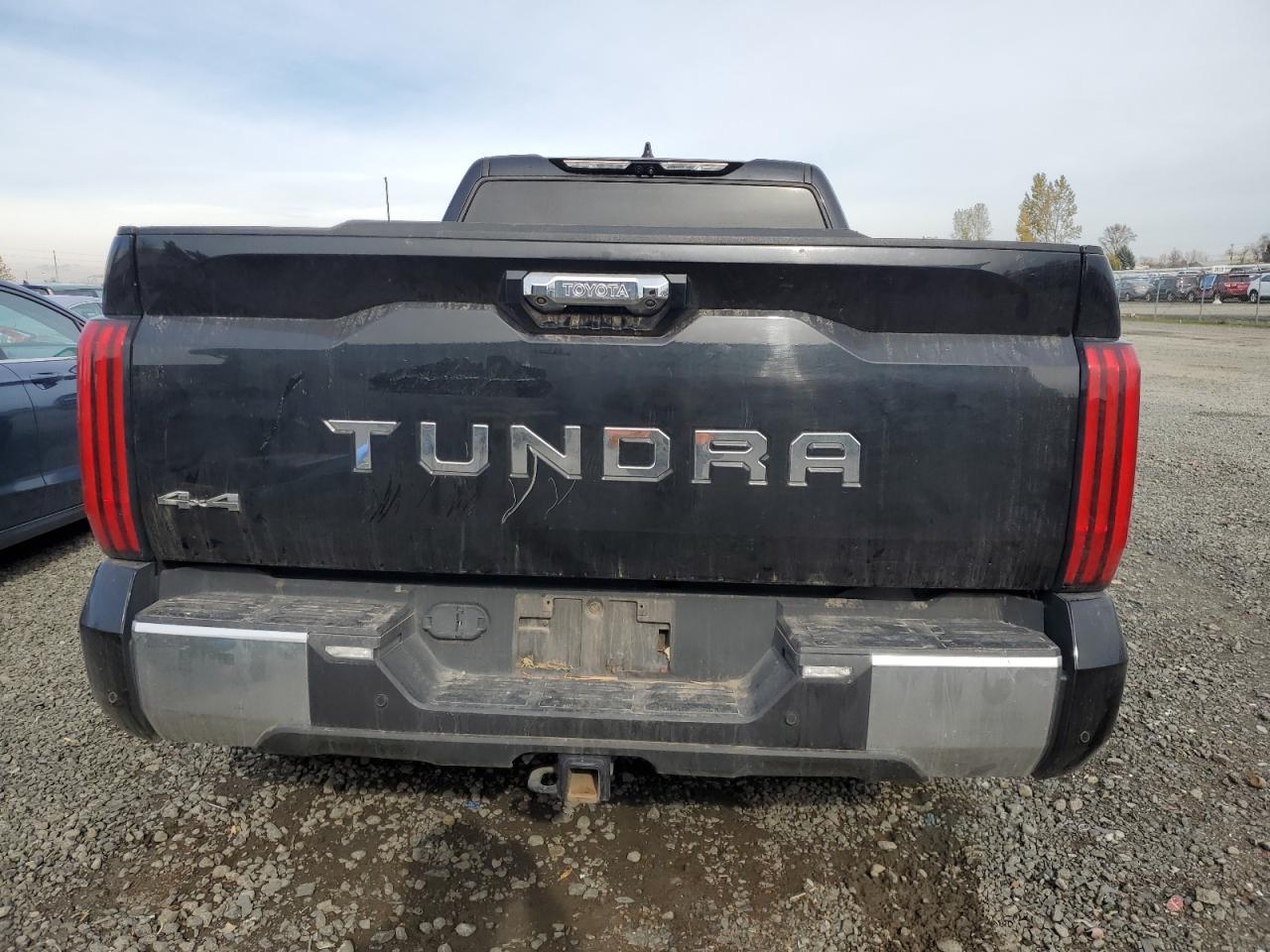 TOYOTA TUNDRA CREWMAX LIMITED