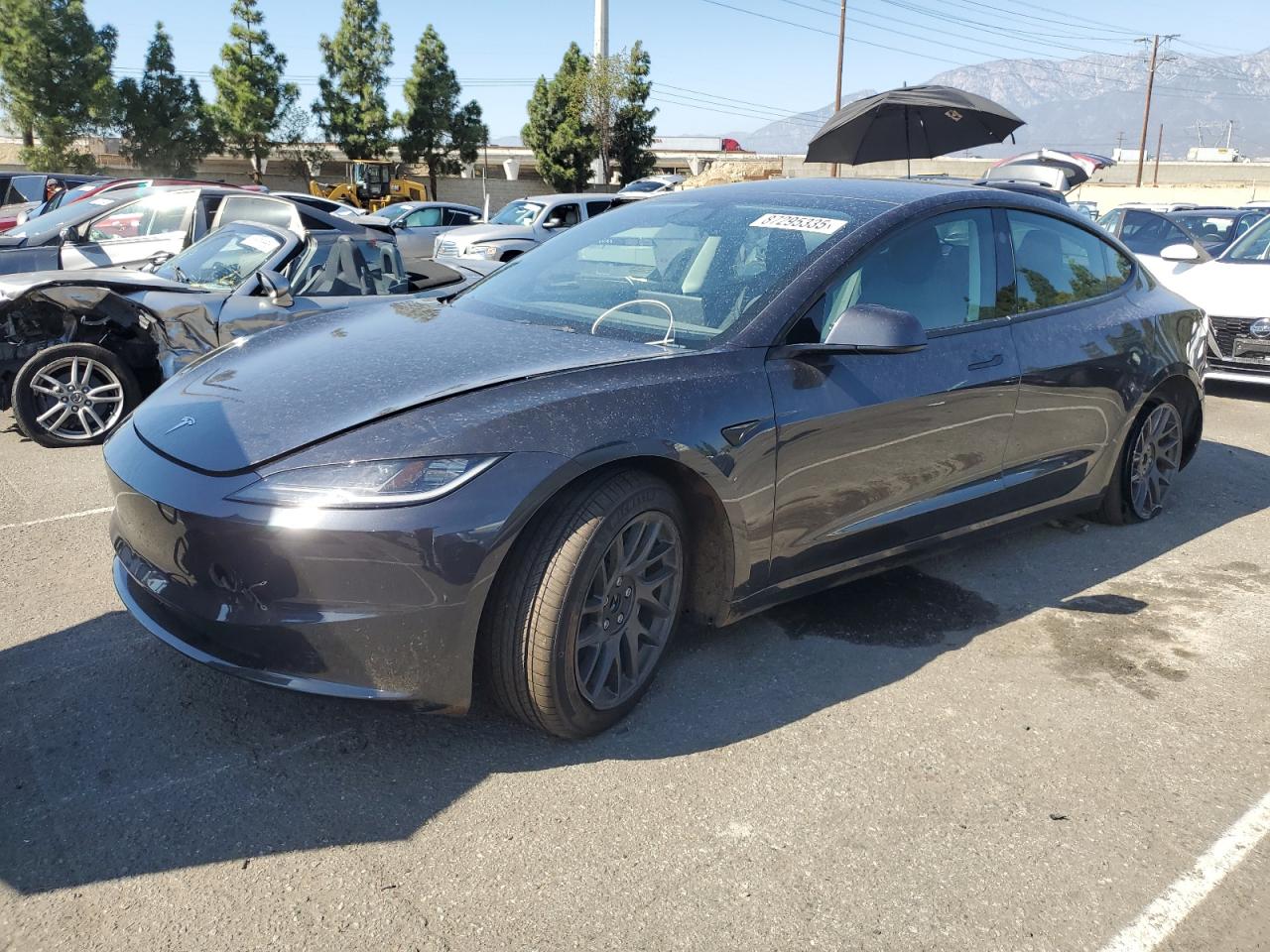 TESLA MODEL 3