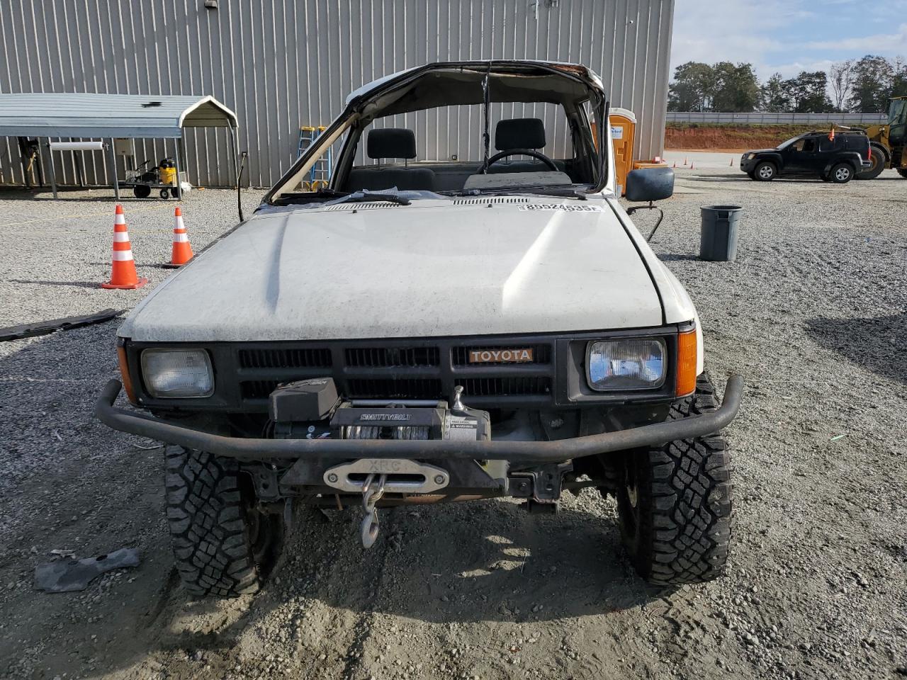 Lot #3291253955 1984 TOYOTA PICKUP RN6