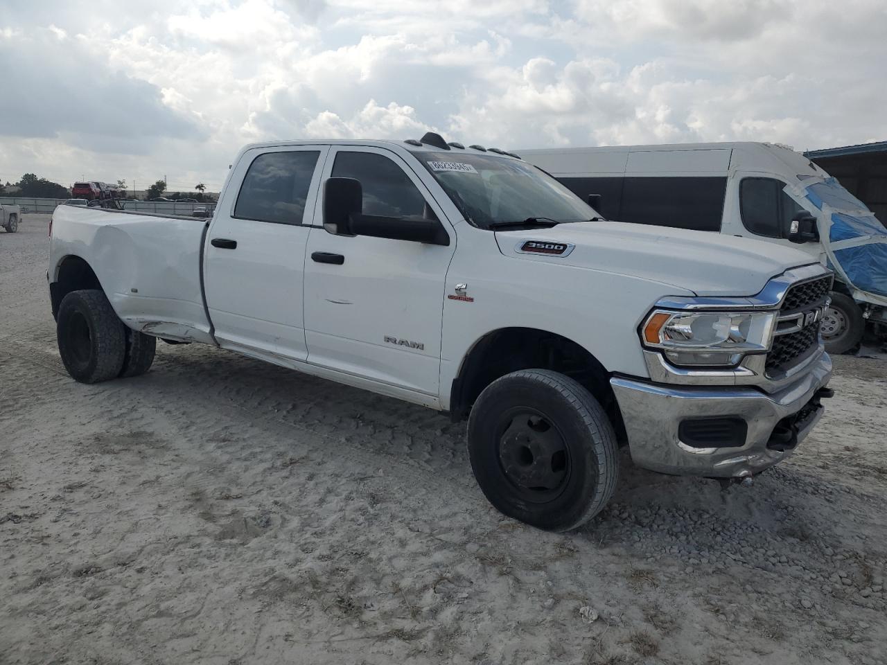 RAM 3500 TRADESMAN