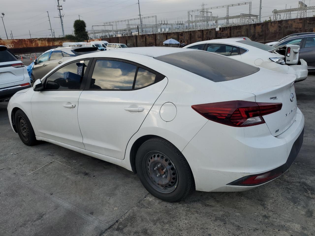 HYUNDAI ELANTRA SE