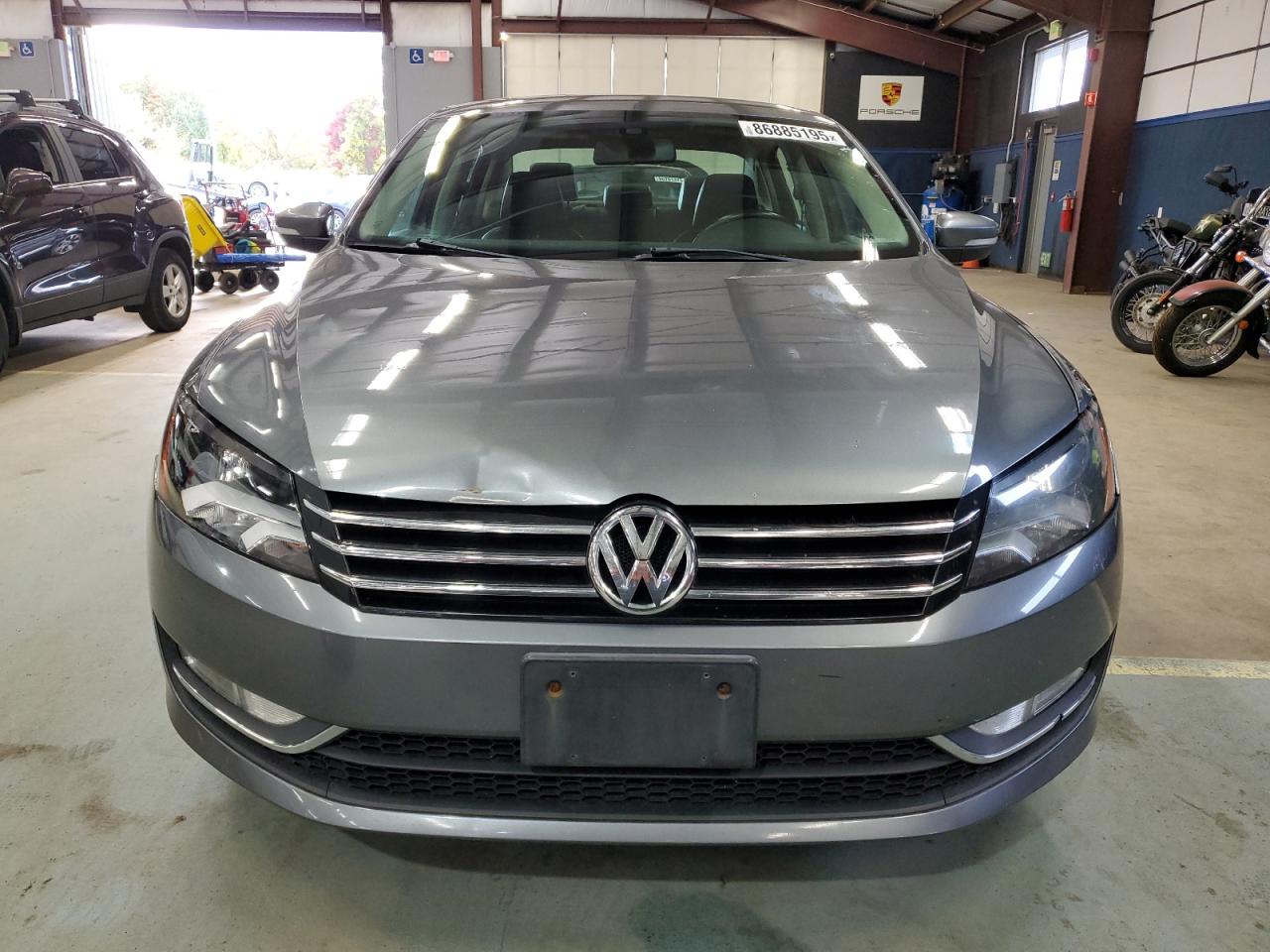 VOLKSWAGEN PASSAT S