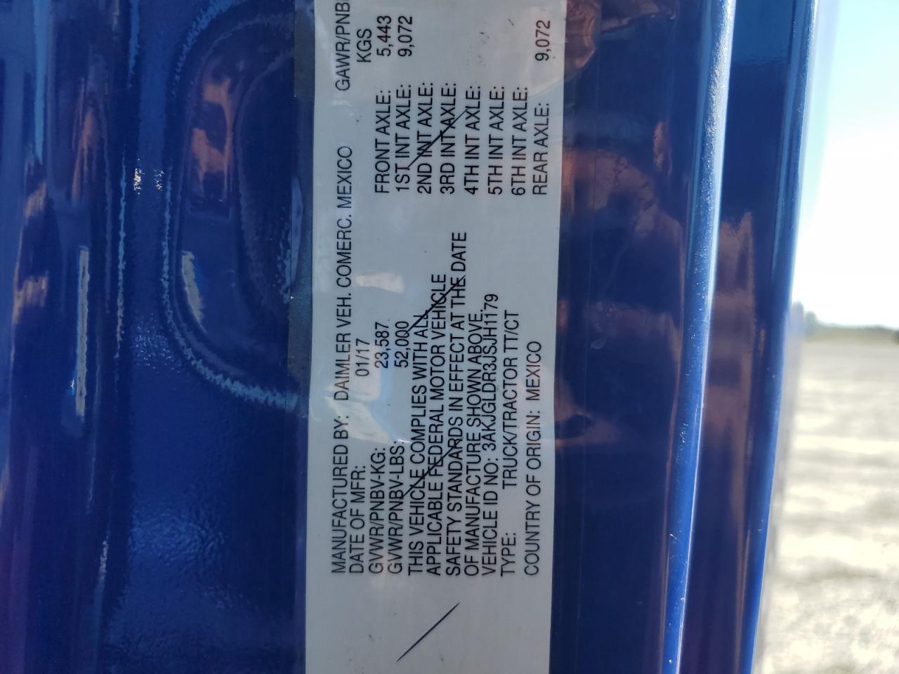 Lot #3269120717 2018 FREIGHTLINER CASCADIA 1