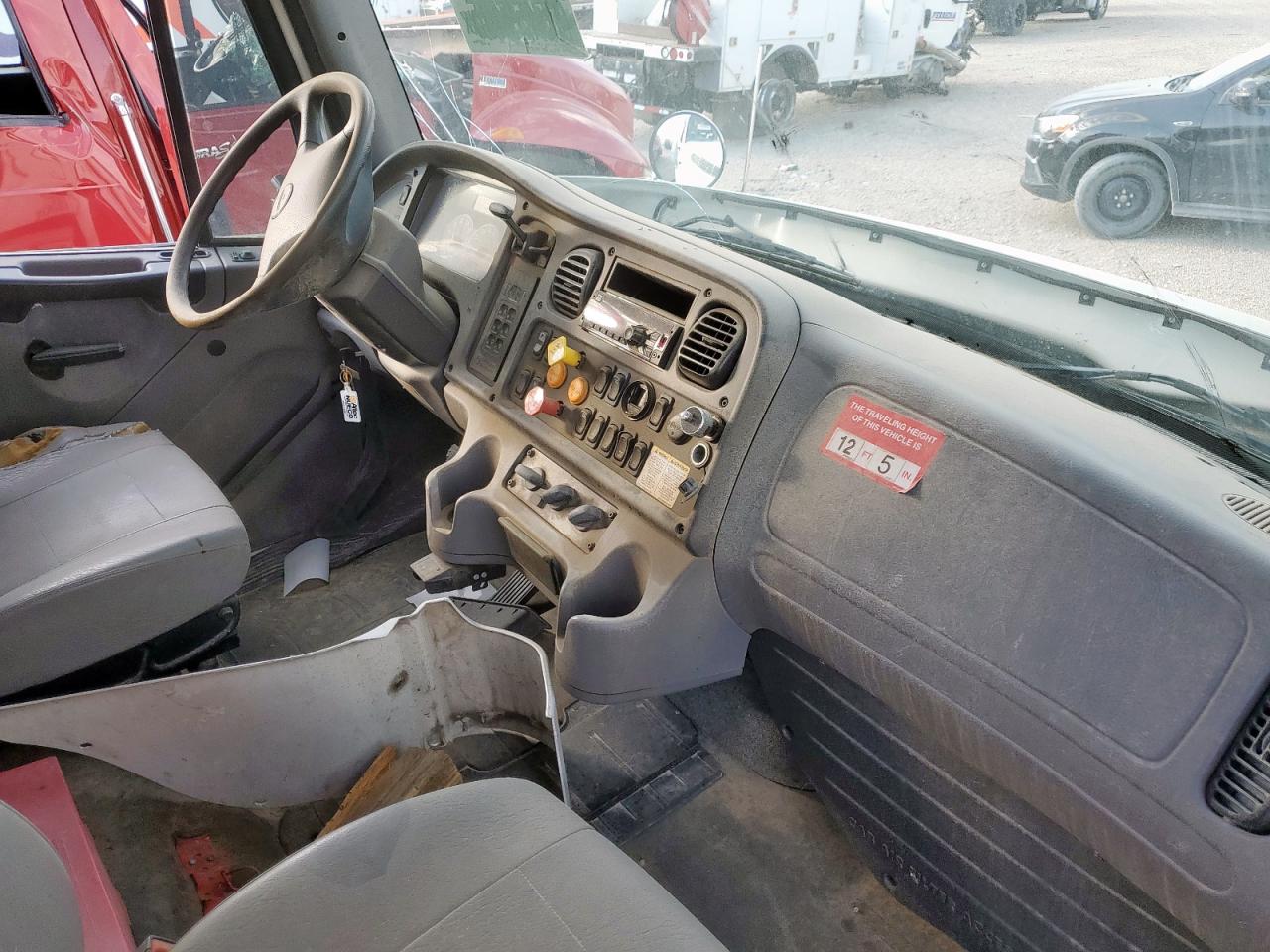 Lot #3296332441 2018 FREIGHTLINER M2 106 MED