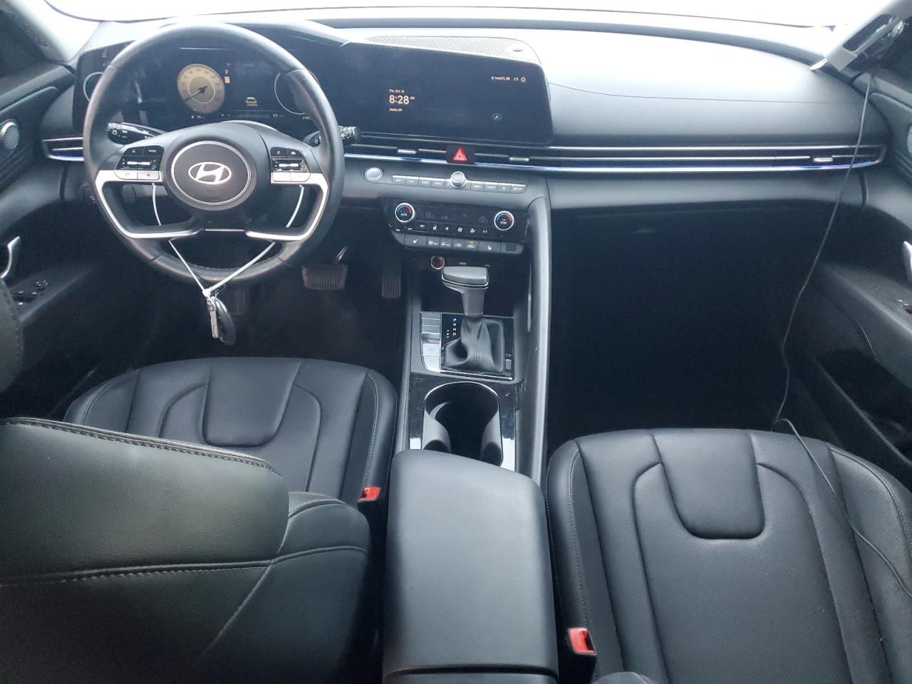 HYUNDAI ELANTRA LUXURY