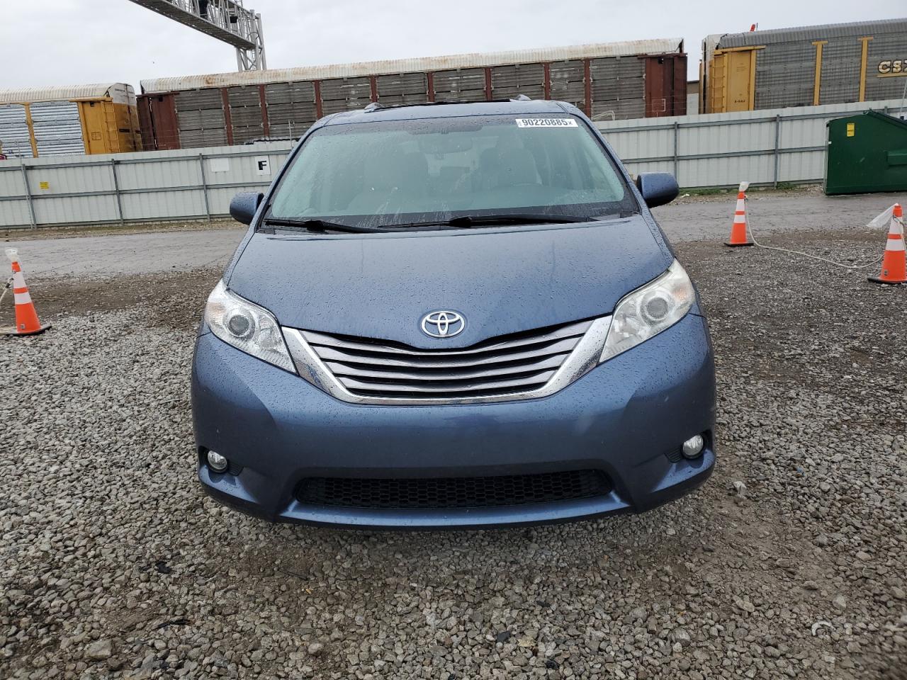 TOYOTA SIENNA XLE