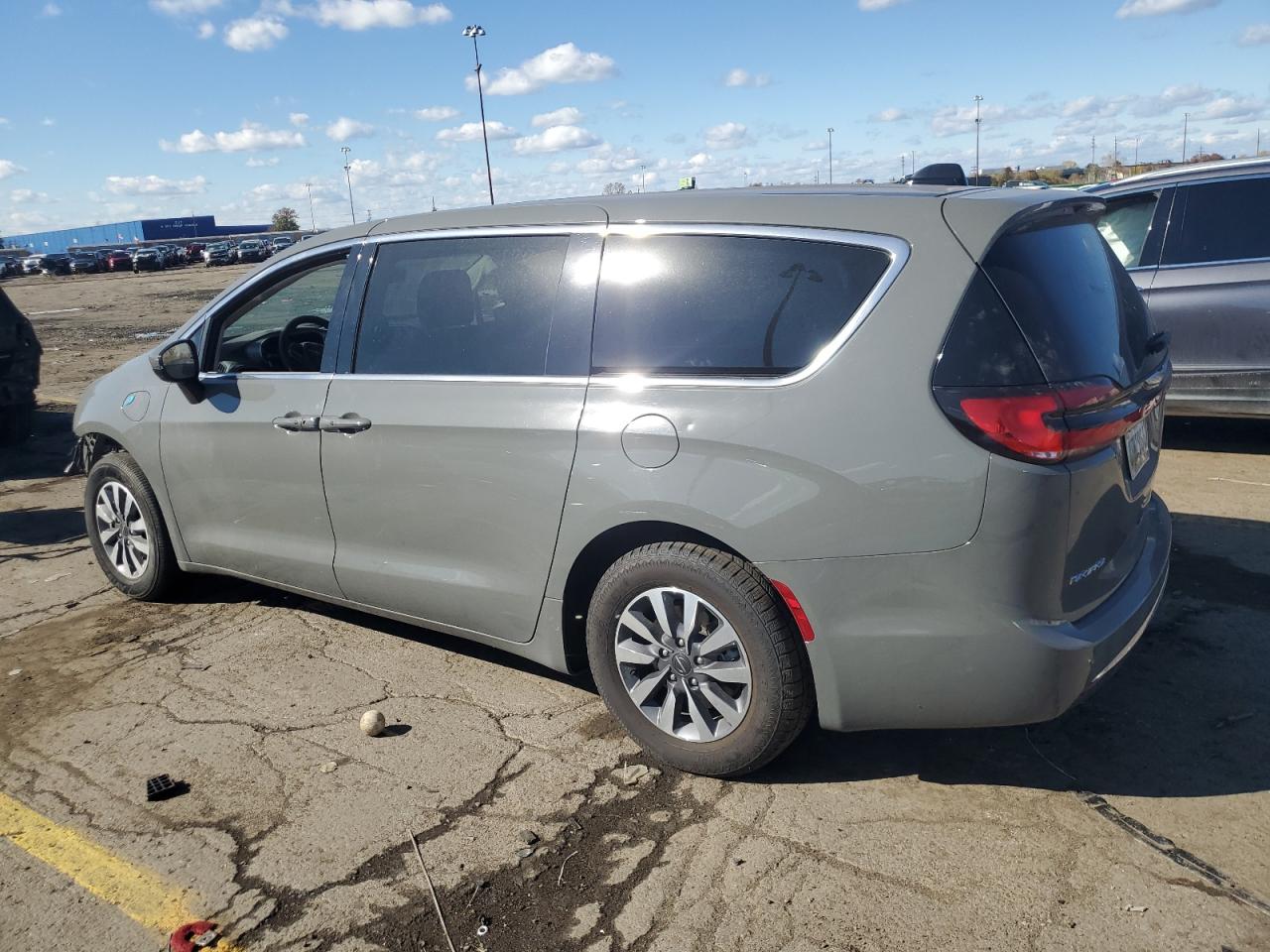 CHRYSLER PACIFICA HYBRID TOURING L