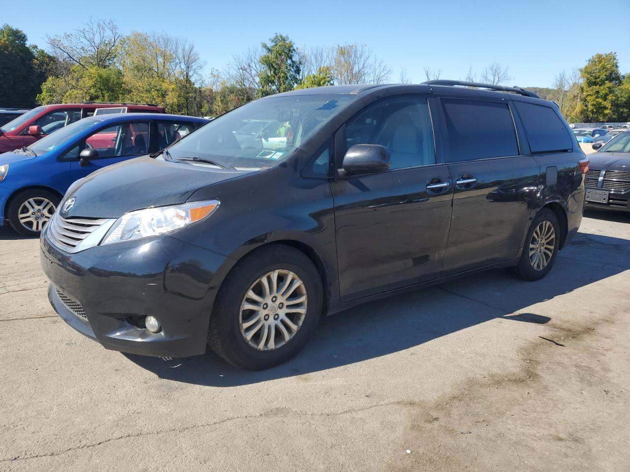 TOYOTA SIENNA XLE