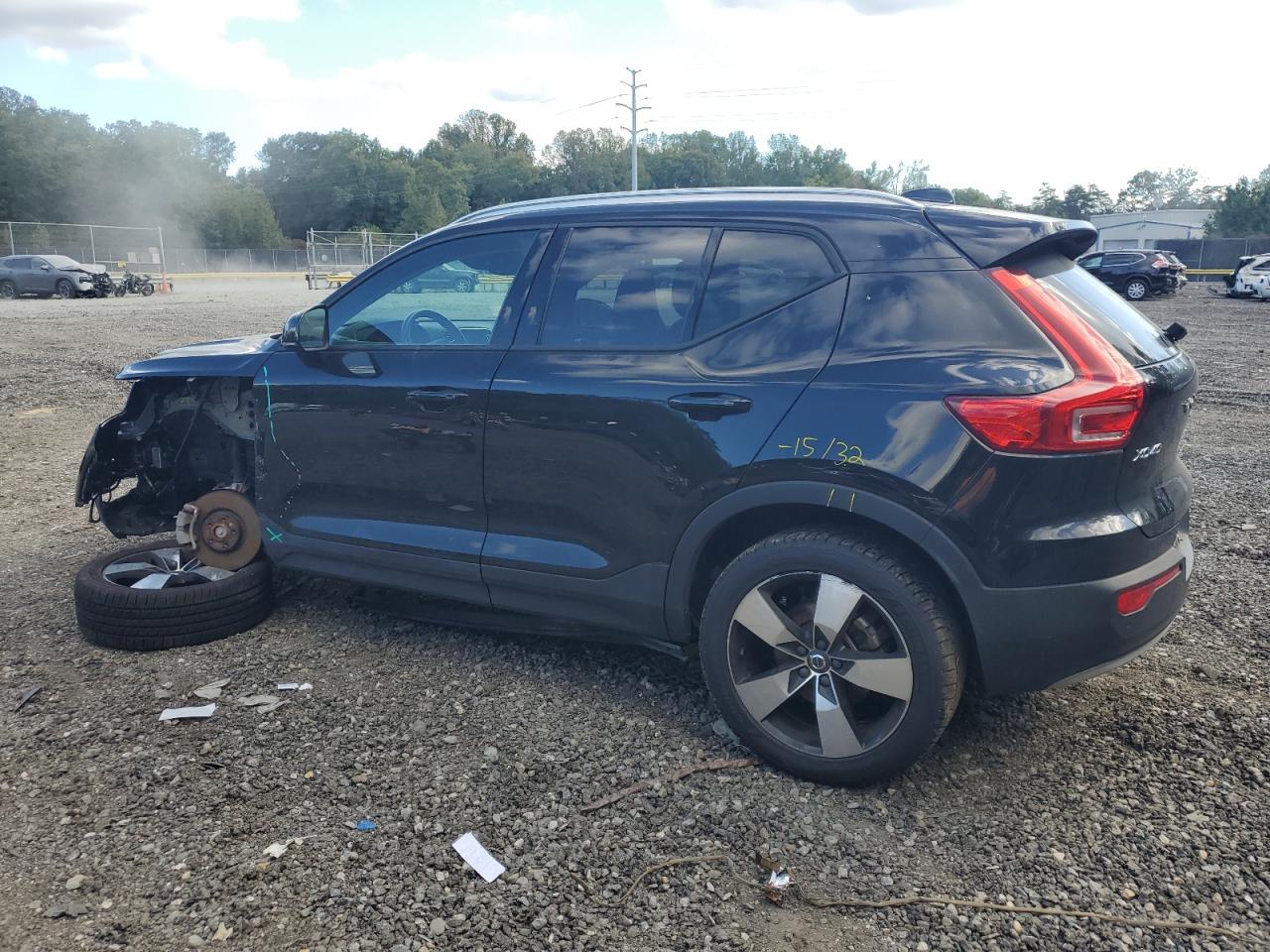VOLVO XC40 T5 MOMENTUM
