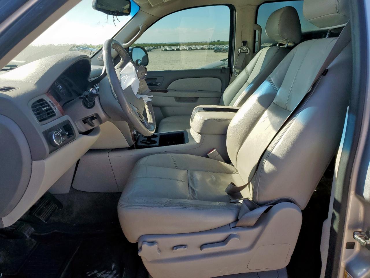 CHEVROLET SUBURBAN C1500 LT