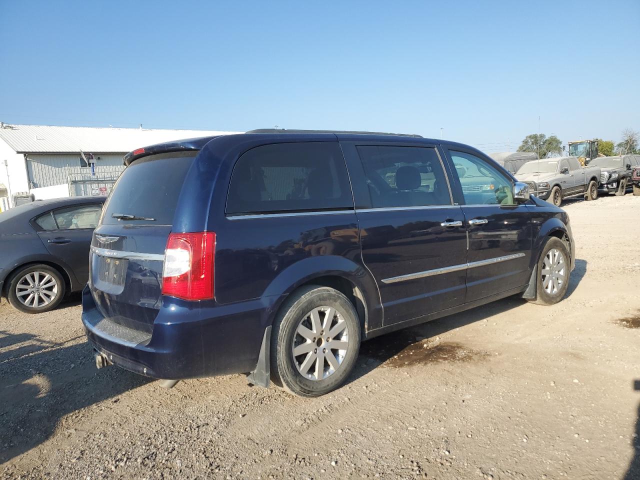 CHRYSLER TOWN & COUNTRY TOURING L