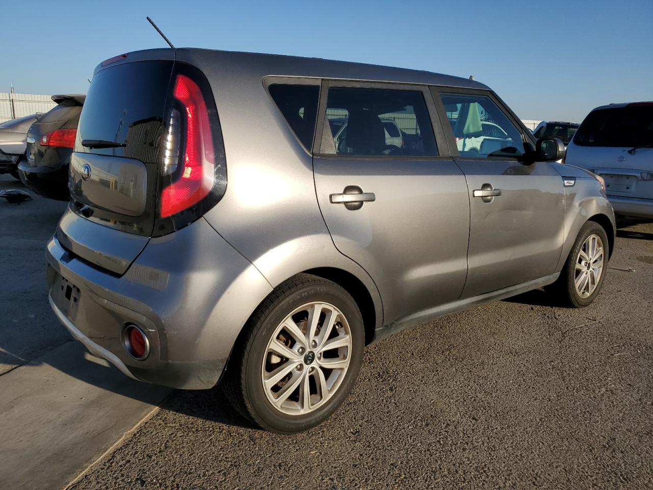 KIA SOUL +