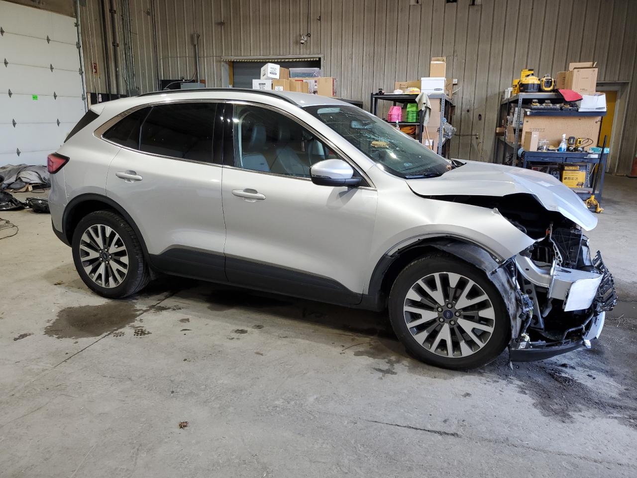 FORD ESCAPE TITANIUM