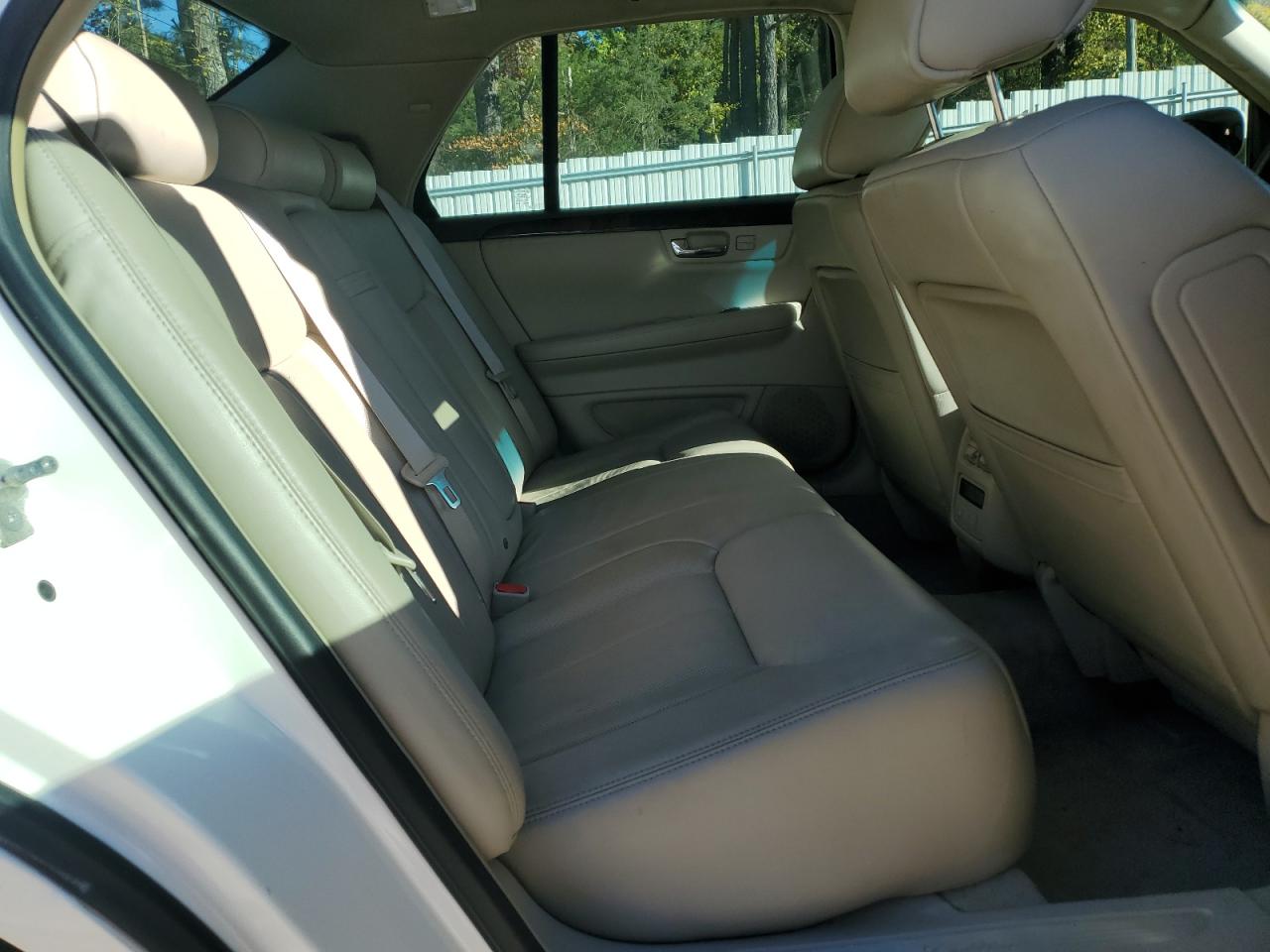 CADILLAC DTS LUXURY COLLECTION