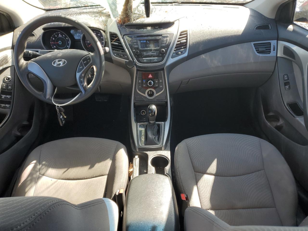 HYUNDAI ELANTRA SE